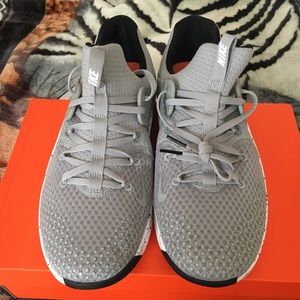 nike men's free tr 8